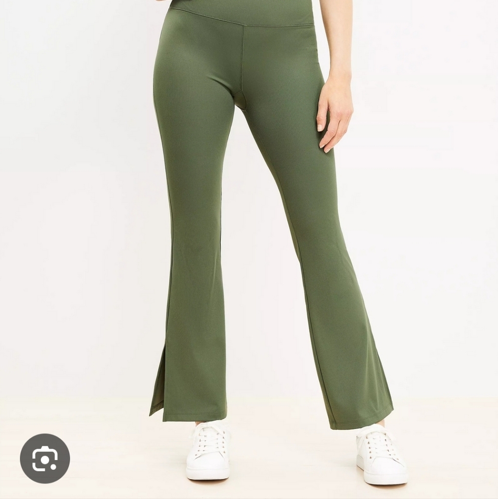 LOFT Lou & Grey Olive Flare Leggings